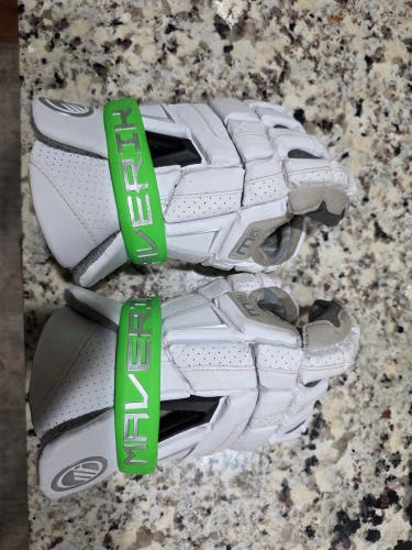 True Lacrosse Maverik Gloves Sz L
