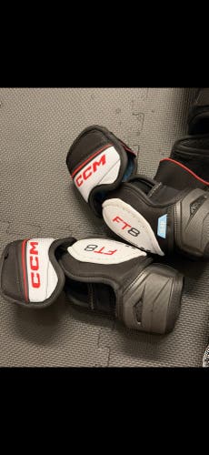 Senior Medium CCM JetSpeed FT8 Pro Elbow Pads (Used)