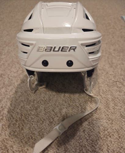 Medium Bauer Re-Akt 155 Helmet (Used)