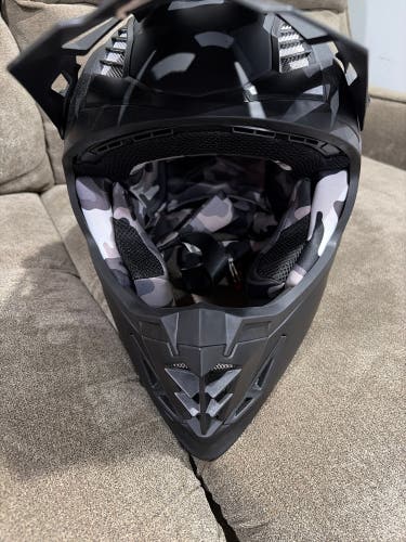 Black Men's helmets and gloves (Used)