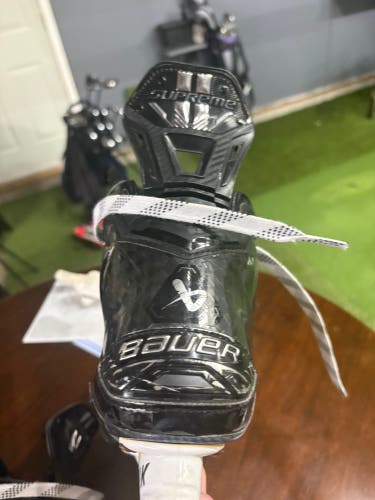 Black 2022 Bauer Supreme Mach Hockey Skates Narrow Width 7 (Used)