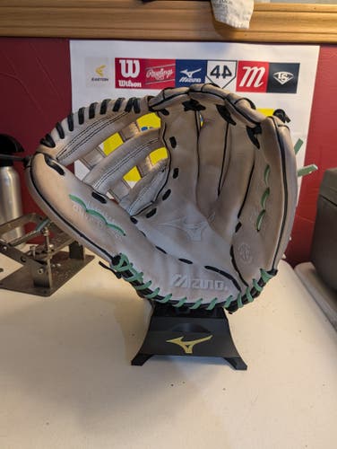 Outfield RH Mizuno MVP Prime Baseball Glove 13" (Used)