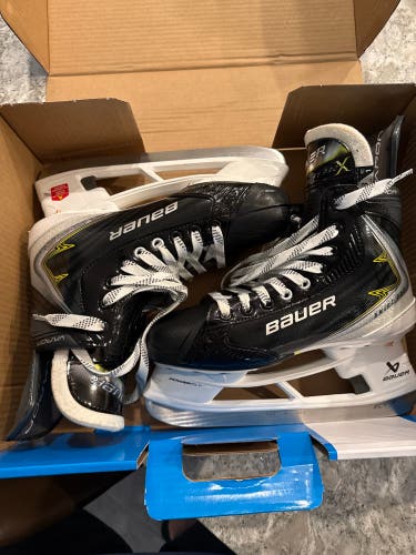 2026 Bauer Vapor X Shift Pro Hockey Skates Regular Width 8 (New)