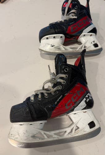 Black 2023 CCM JetSpeed FT6 Pro Hockey Skates Size 1 (Used)