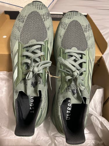 Men's Size M 14.0 (W 15.0) Adidas Tennis Shoes (New)