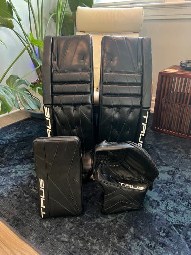 34" True 9X3 Regular Goalie Full Set (Used)