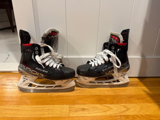 Black/White Bauer S21 Vapor Select (SMU) Hockey Skates Size 4