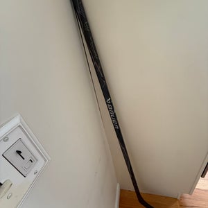 Intermediate Bauer Vapor Flylite Left Hand Hockey Stick P28 55 Flex