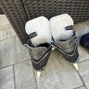 2015 Bauer Supreme 140 Hockey Skates Regular Width Size 4 (Used)