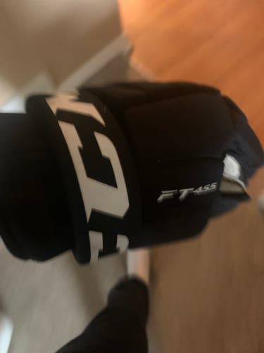 CCM JetSpeed FT485 Gloves 11" (Used)
