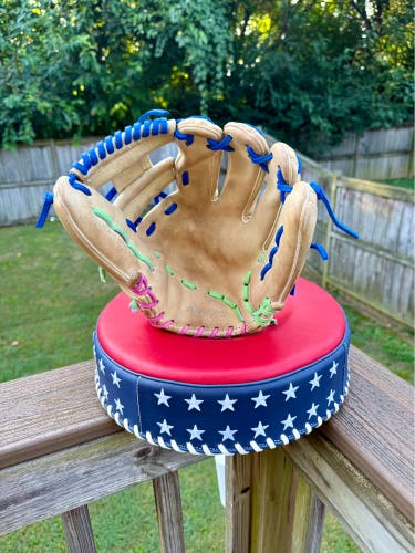 Marucci Ascension RH  Baseball Glove 11.5" - Broken-in