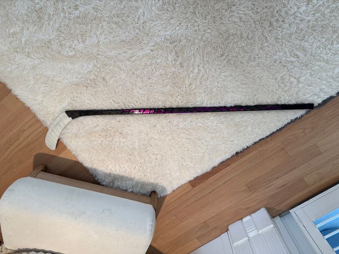 Junior Bauer Pulse Right Handed Hockey Stick P92 40 Flex Pro Stock (Used)
