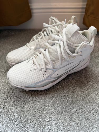 Men's 5Y (Big Kids / Youth) Under Armour Mid Top (Used)
