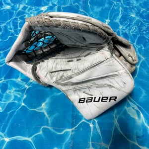 Intermediate Bauer Vapor X5 Pro Goalie Glove | Regular (Used)