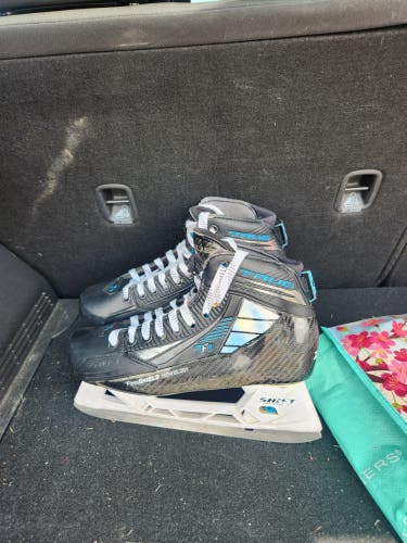 True TF9 Hockey Goalie Skates Size 9 Wide (Used)