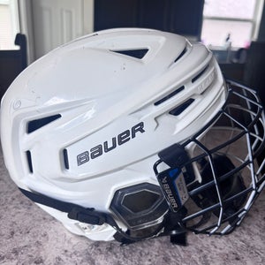 Small Bauer Re-Akt 150 Helmet (Used)