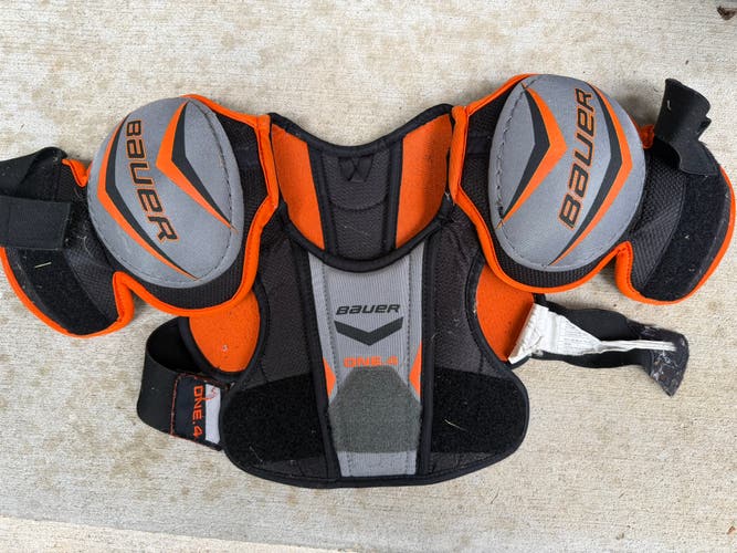 Small Youth CCM Shoulder Pads (Used)