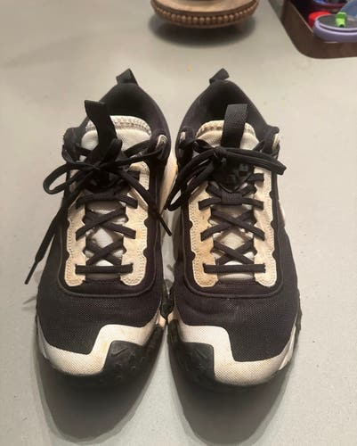 Black Men's Size M 10.0 (W 11.0) Adult Nike Low Top Turf Cleats (Used)