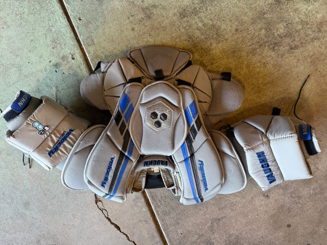 Small Vaughn Velocity VE8 XFP Goalie Chest Protector (Used)