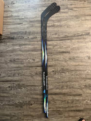 2 Pack Senior Bauer Vapor Flylite Right Handed Hockey Stick P92 82 Flex (Used)