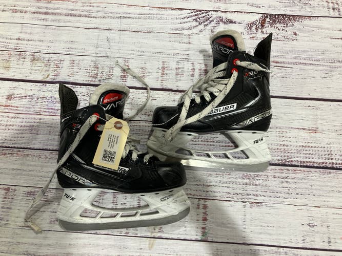Junior Bauer Vapor X3.5 Hockey Skates Regular Width Size 1.5 (Used)