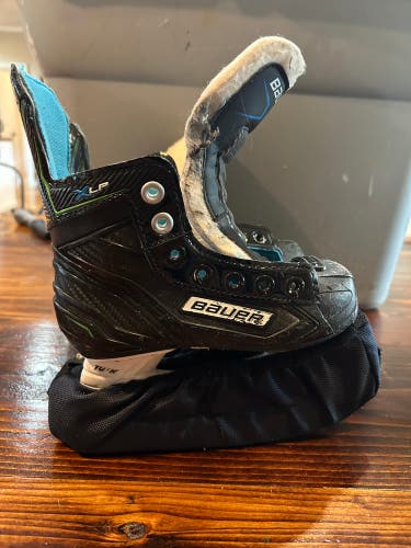 Bauer XLP Hockey Skates 10 (Used)