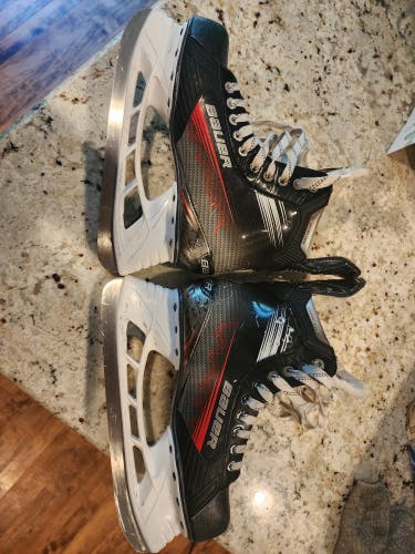 Bauer Vapor X3 Hockey Skates Regular Width 9 (Used)