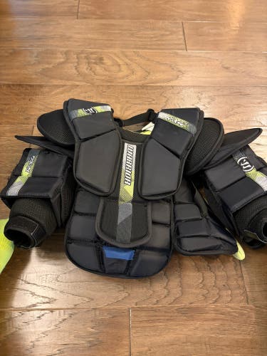 Junior Small/Medium Warrior Ritual X4 E Goalie Chest Protector (barely Used)