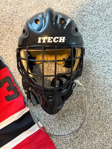 Senior Large Itech Goalie Mask (Used)