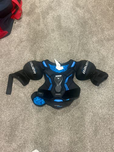 Men's Medium Intermediate Bauer Vapor Shoulder Pads (Used)