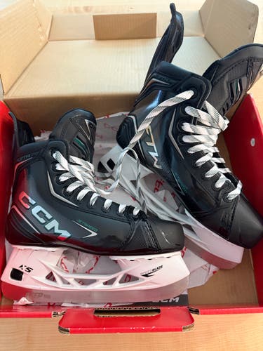CCM JetSpeed FTW Hockey Skates Regular Width 5 (New)