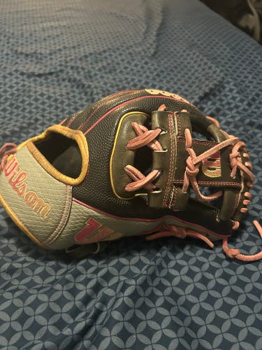 Wilson A2000 RH Infield Baseball Glove 11.5" (Used)