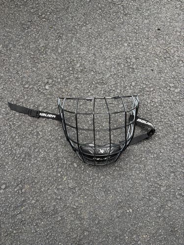 Medium Bauer Profile III Facemask Full Cage (Used)