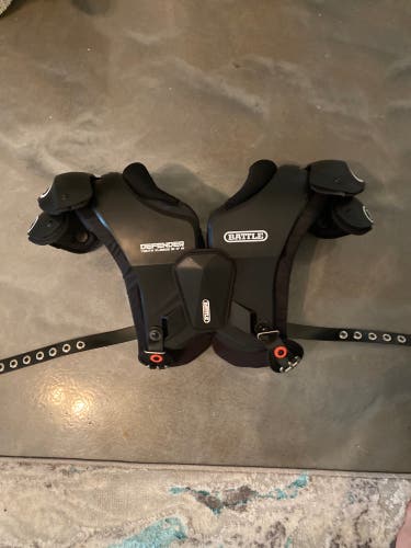 Extra Large Youth Battle Defender Shoulder Pads (New)