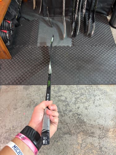 Senior Bauer Agent Regular Goalie Stick 26" Paddle (Used)