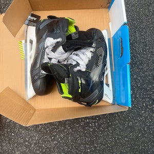 2024 Bauer Elite Hockey Goalie Skates Wide Width Size 5 (Used)