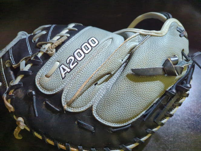 2024 Wilson RH Catcher's A2000 Softball Glove 34" (Used)