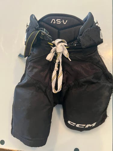 Junior Small CCM Tacks AS-V Hockey Pants (Used)