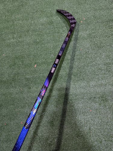 Junior CCM Ribcor Trigger 10 Pro Hockey Stick | RH P29+1/4