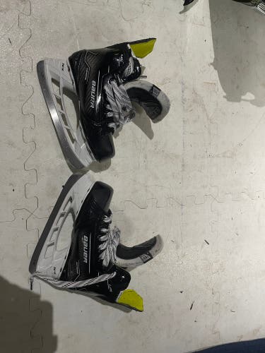 Bauer Supreme M50 Pro Hockey Skates Regular Width 13.5 (Used)