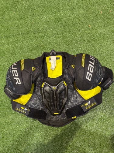 Intermediate Large Bauer Supreme M3 Shoulder Pads