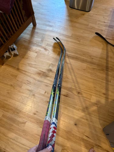 Senior Bauer Vapor Flylite Right Handed Hockey Stick P28 70 Flex (Used)