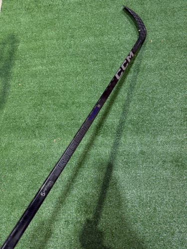 Junior CCM Ribcor Trigger 8 Hockey Stick | RH P29