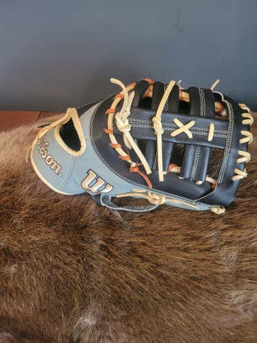 Wilson 1620 RH A2000 first base glove 12.5"
