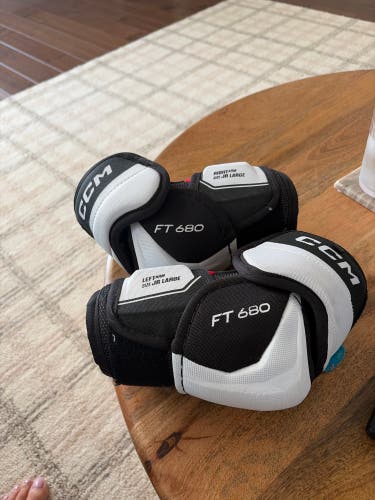 Junior Large CCM JetSpeed FT680 Elbow Pads (Used)