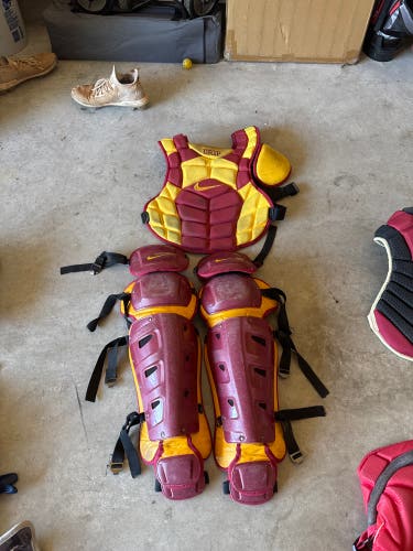 Nike Diamond Elite Catcher's Chest Protector (Used)