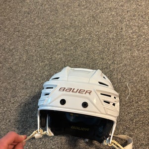 Medium Bauer Re-Akt 150 Helmet (New)