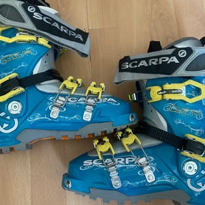 Mondo 23 & 23.5 Unisex Scarpa Gea Ski Boots (Used)