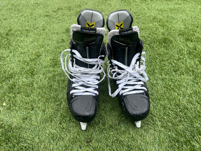 Black 1987 Bauer Vapor Hockey Skates 8 (Used)