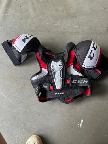 Men's Small Junior CCM JetSpeed FT485 Shoulder Pads (Used)